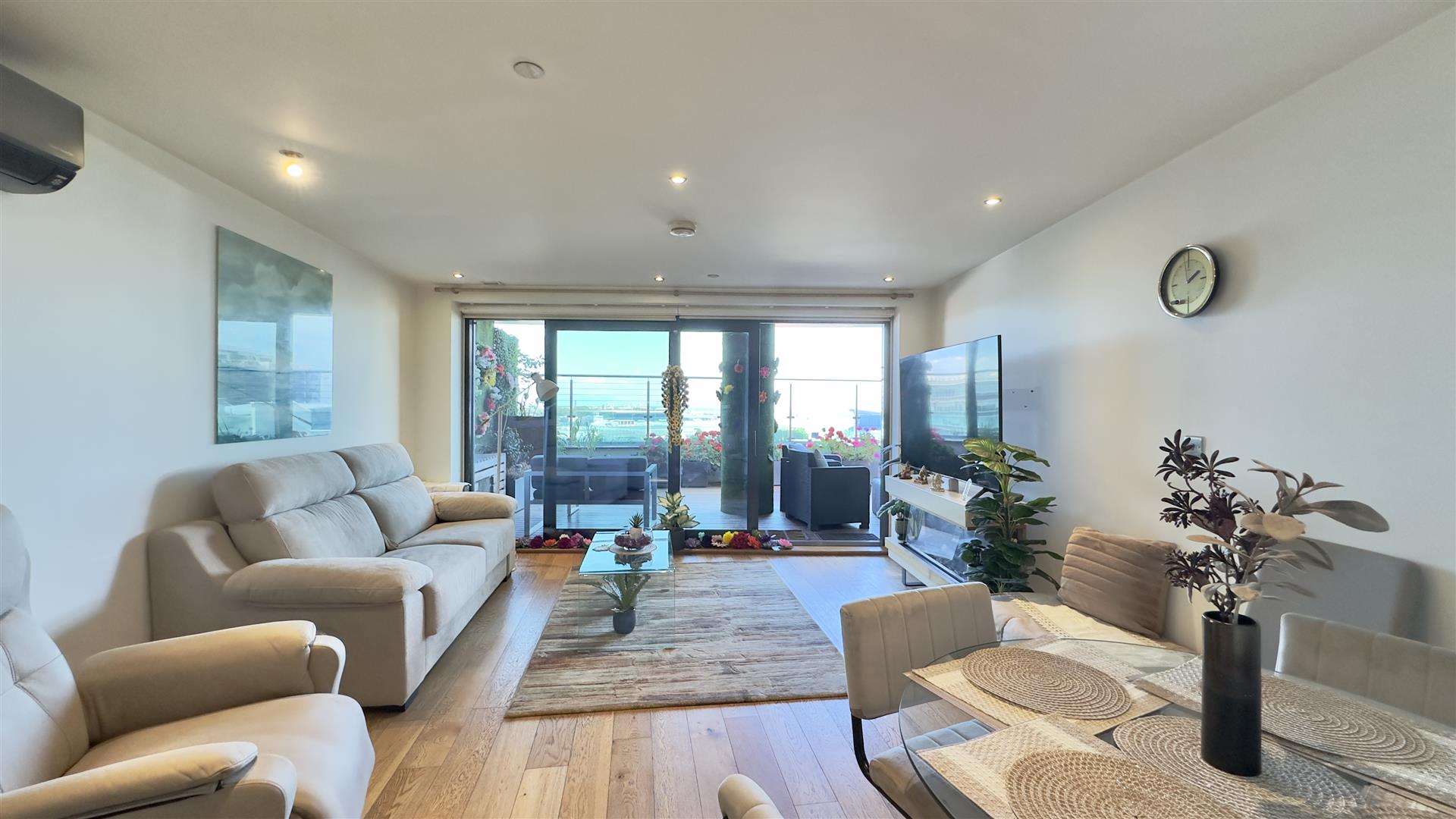 Image of Apartment - 1 Bedrooms - 1 Bathrooms for Sale in Ocean Spa Plaza-Gibraltar, Image 2